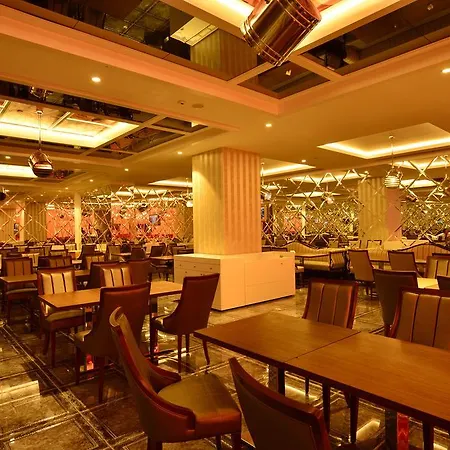 Azura Deluxe & 5* אבסלאר