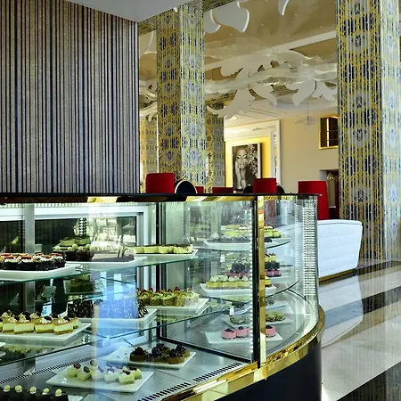 Azura Deluxe & אבסלאר