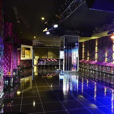 מלון Azura Deluxe & אבסלאר