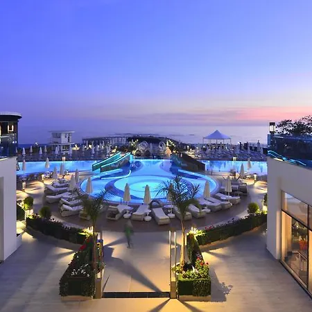 Azura Deluxe & אבסלאר