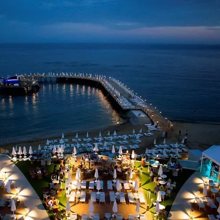 Azura Deluxe & אבסלאר