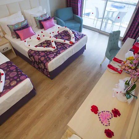 Hotel Azura Deluxe & 5*