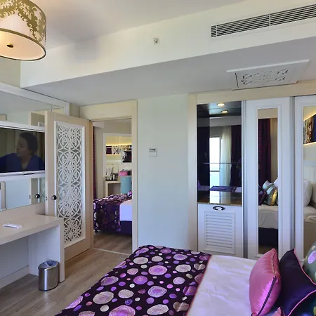 מלון Azura Deluxe & אבסלאר