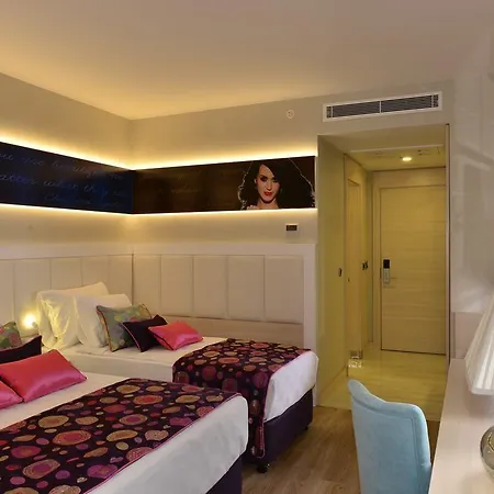 Azura Deluxe & 5* אבסלאר