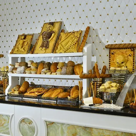 מלון Azura Deluxe & 5*