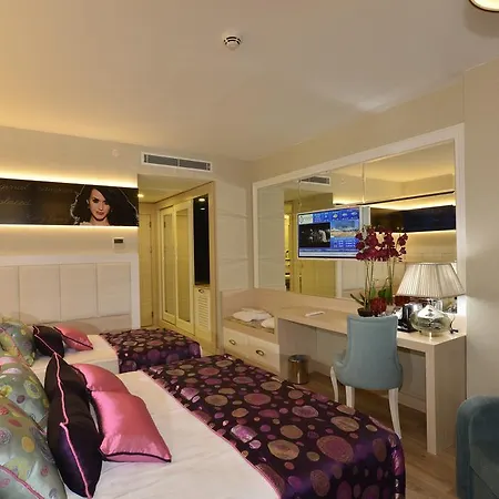 Hotel Azura Deluxe &