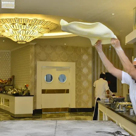 Azura Deluxe & מלון 5*