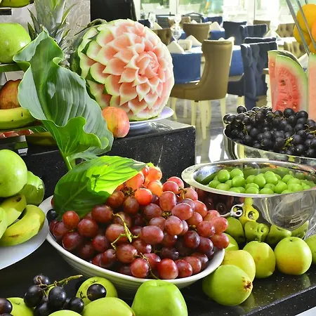 מלון Azura Deluxe &