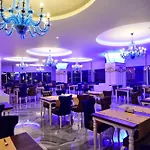 Otel Azura Deluxe & 5*