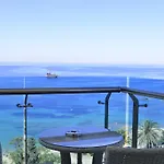 Azura Deluxe & Otel