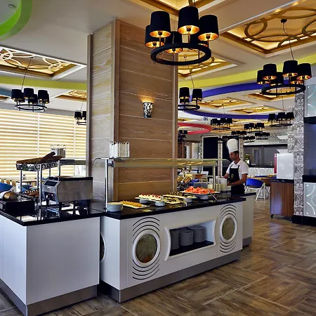 Azura Deluxe & Hotel