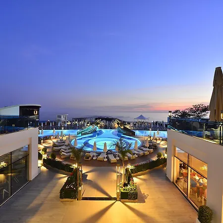 Hotel Azura Deluxe &