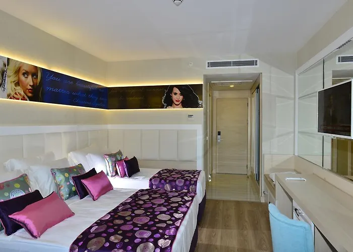 Azura Deluxe & 5* Авсаллар