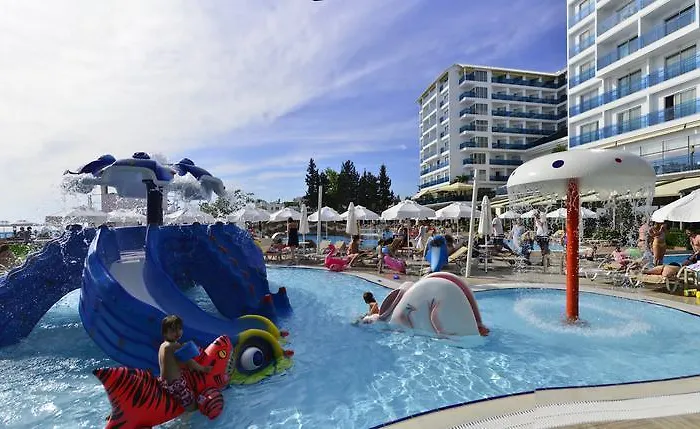 Azura Deluxe Resort&spa - Ultra Hotel 5*