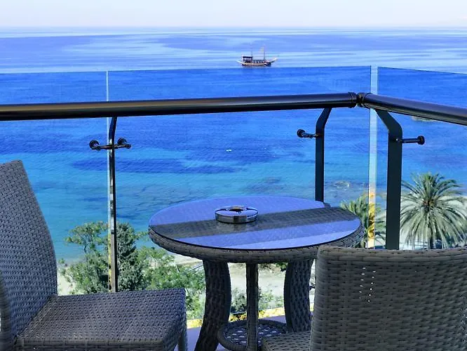 Azura Deluxe Resort&spa - Ultra Avsallar
