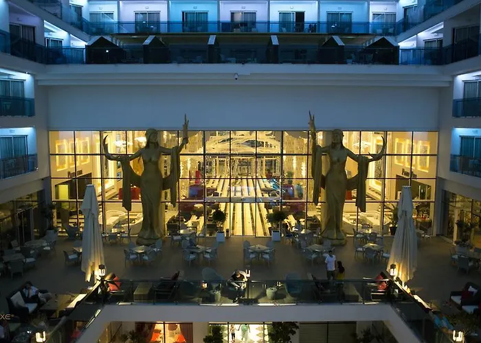 Azura Deluxe Resort&spa - Ultra 5*