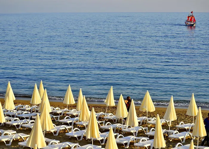 Azura Deluxe Resort&spa - Ultra Hotel
