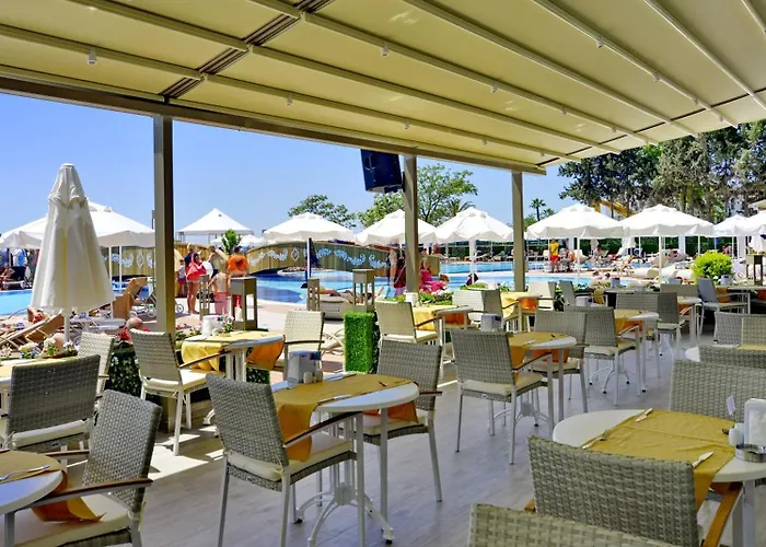 Azura Deluxe Resort&spa - Ultra Hotel 5*