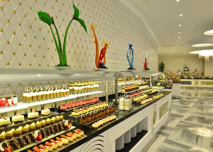 Azura Deluxe Resort&spa - Ultra Hotel 5*