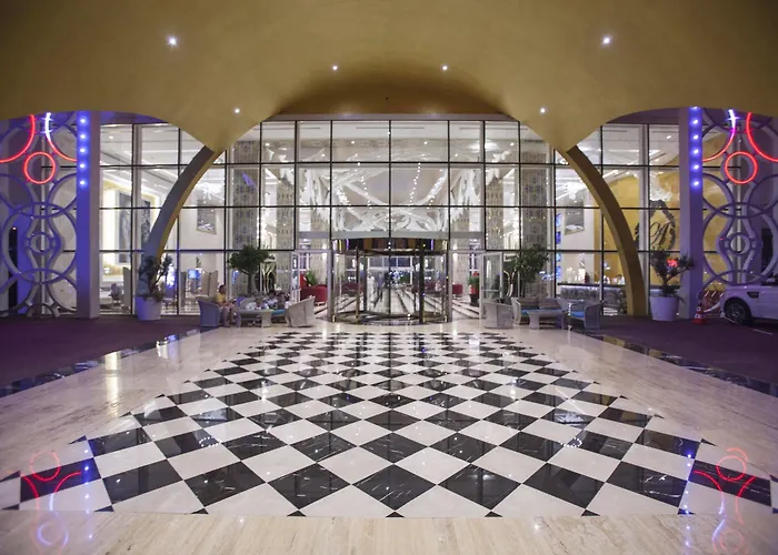 Azura Deluxe Resort&spa - Ultra Hotel